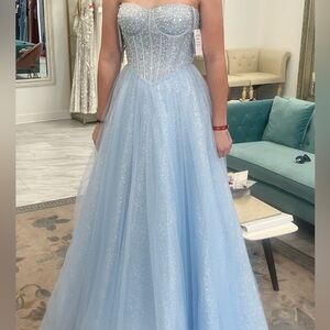 Portia and Scarlett Prom Dress